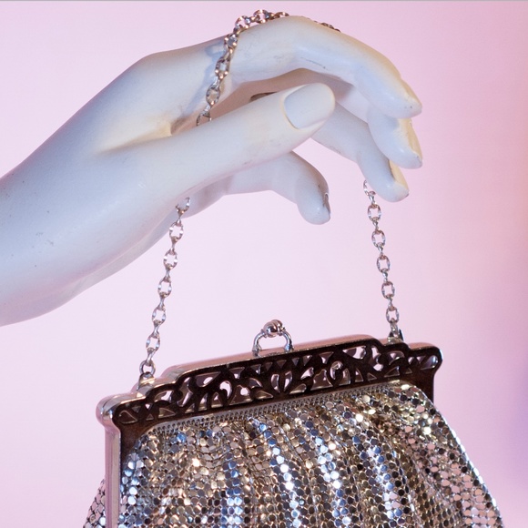 Vintage 1940's WHITING & DAVIS silver mesh evening bag - Picture 6 of 15